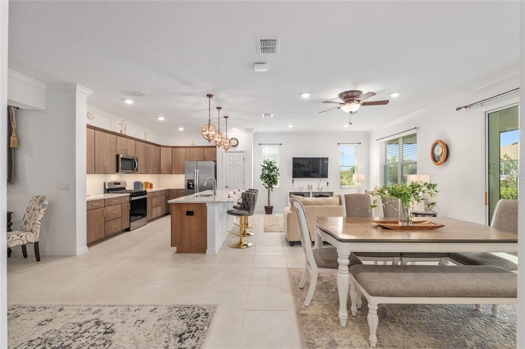 Под контрактом: $334,900 (3 спален, 2 ванн, 1959 Квадратных фут)