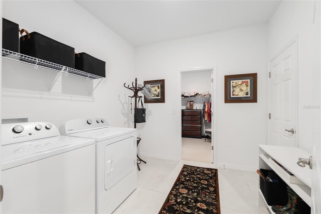 Под контрактом: $334,900 (3 спален, 2 ванн, 1959 Квадратных фут)