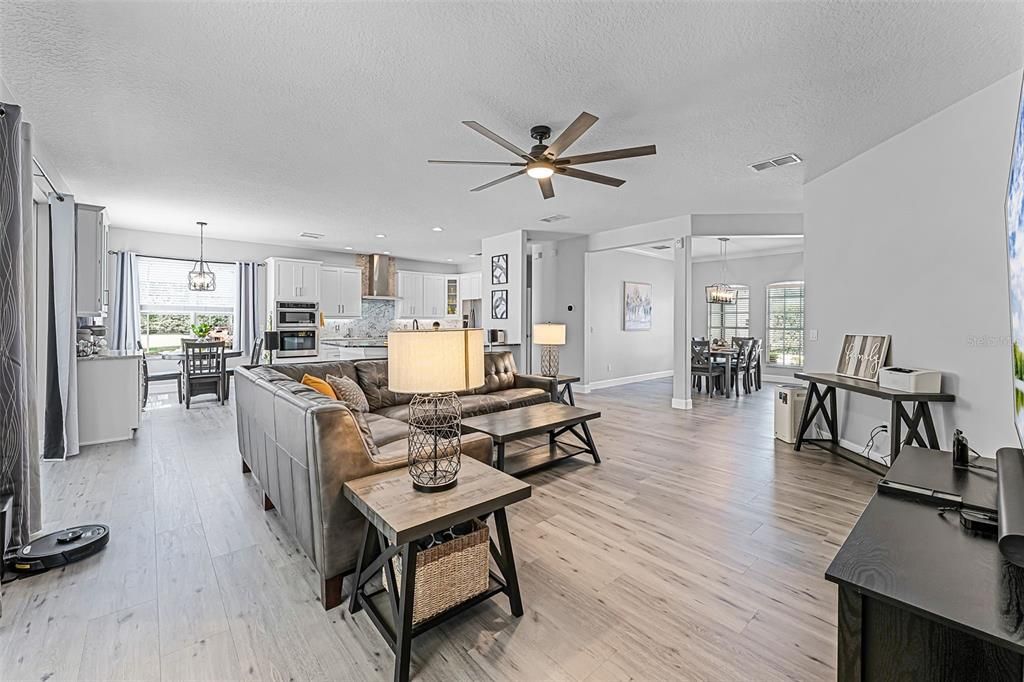 For Sale: $875,000 (5 beds, 3 baths, 3470 Square Feet)