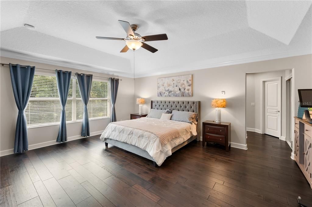 For Sale: $875,000 (5 beds, 3 baths, 3470 Square Feet)