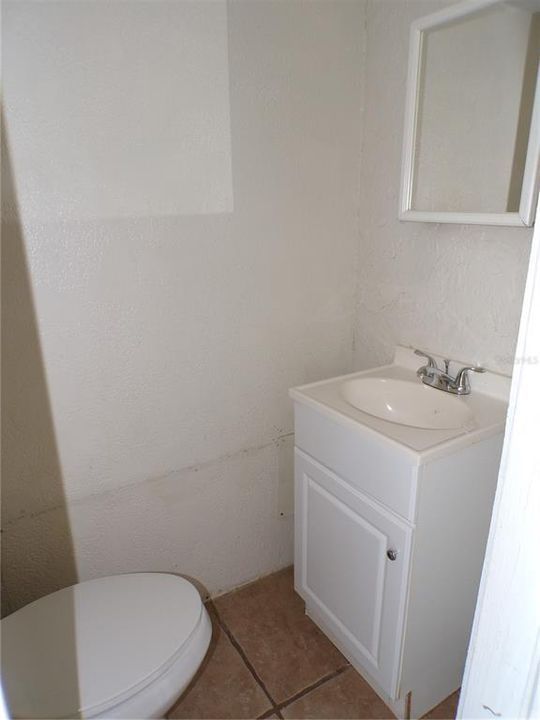 Activo con contrato: $180,000 (3 camas, 1 baños, 1209 Pies cuadrados)