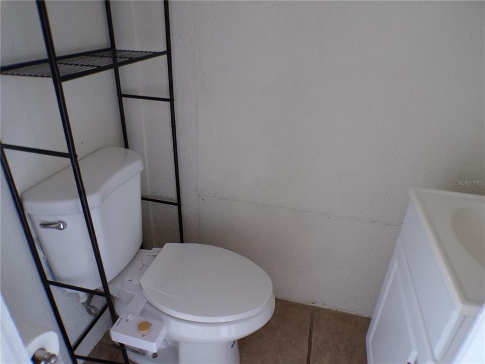 Activo con contrato: $180,000 (3 camas, 1 baños, 1209 Pies cuadrados)