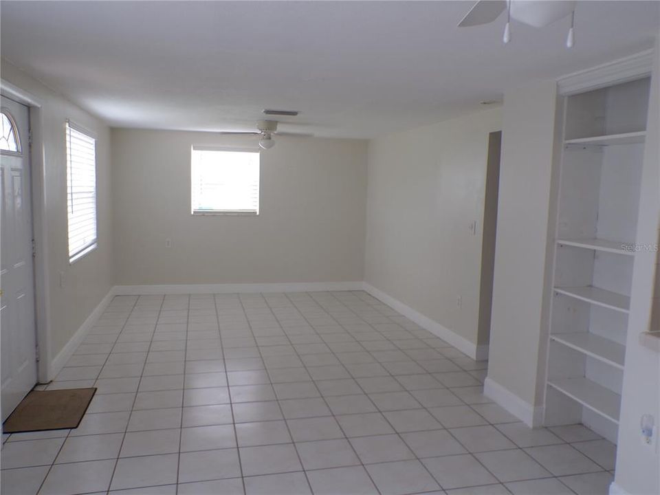 Activo con contrato: $180,000 (3 camas, 1 baños, 1209 Pies cuadrados)