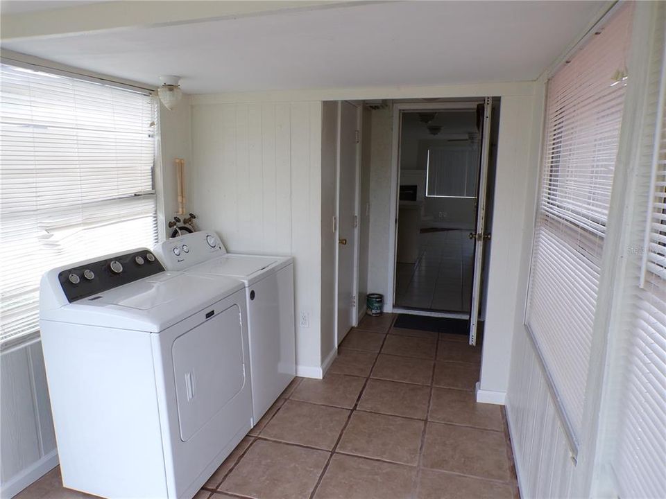 Activo con contrato: $180,000 (3 camas, 1 baños, 1209 Pies cuadrados)