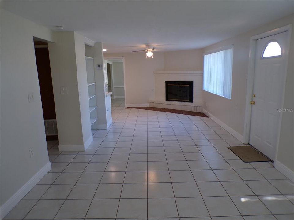 Activo con contrato: $180,000 (3 camas, 1 baños, 1209 Pies cuadrados)