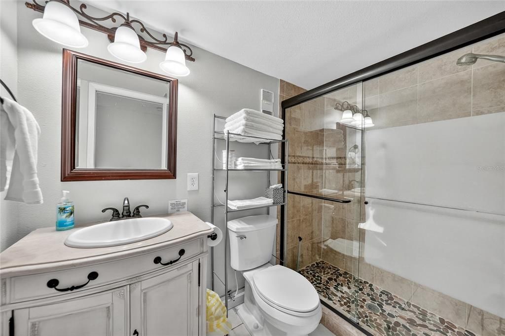 For Sale: $279,000 (2 beds, 2 baths, 1120 Square Feet)