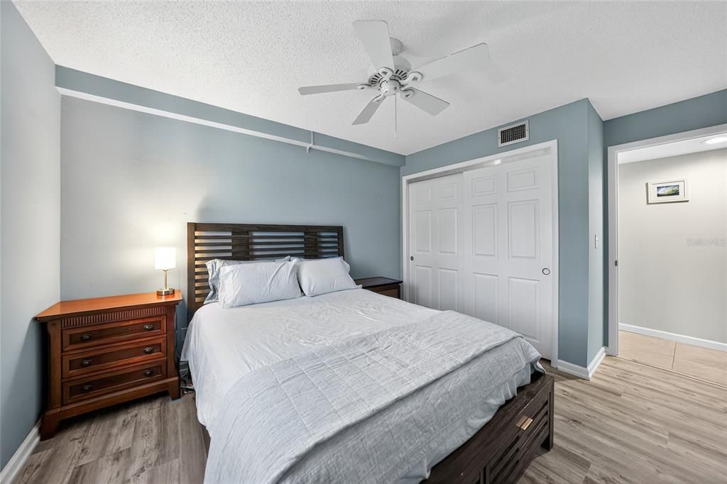 For Sale: $279,000 (2 beds, 2 baths, 1120 Square Feet)