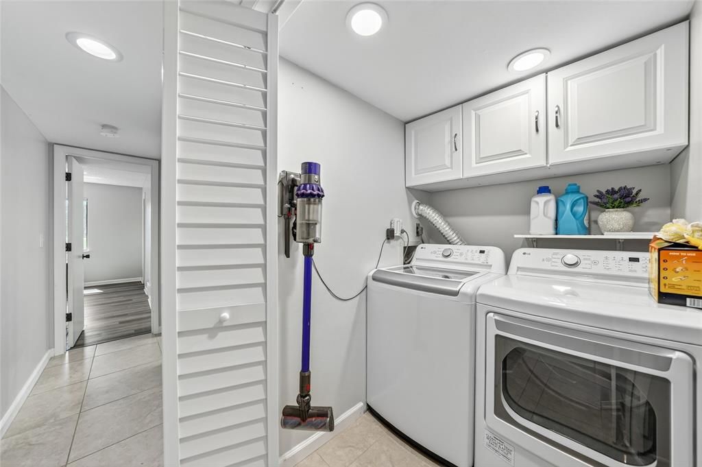 For Sale: $279,000 (2 beds, 2 baths, 1120 Square Feet)