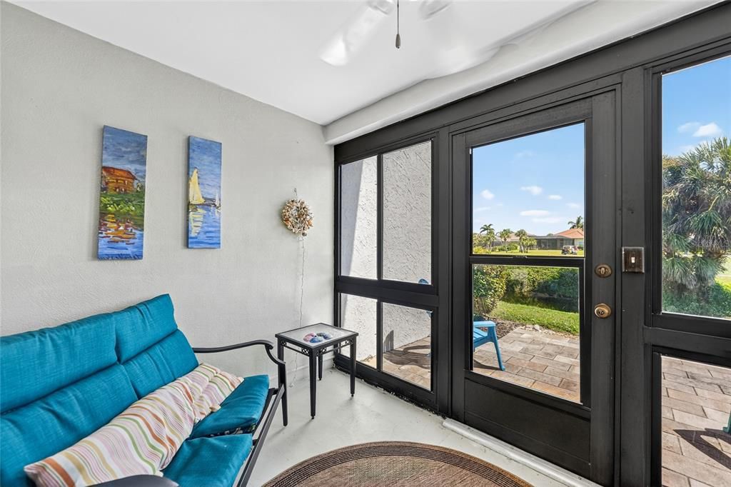 For Sale: $279,000 (2 beds, 2 baths, 1120 Square Feet)