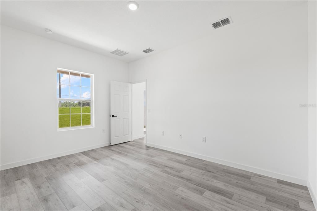 Active With Contract: $299,990 (4 beds, 2 baths, 1708 Square Feet)