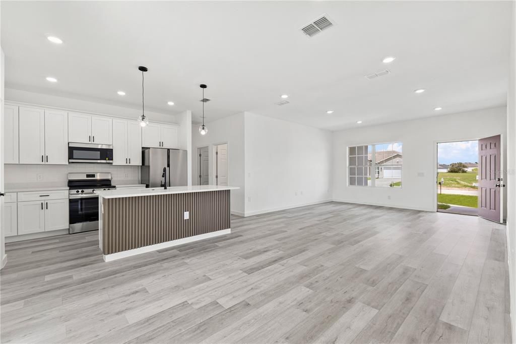 Active With Contract: $299,990 (4 beds, 2 baths, 1708 Square Feet)