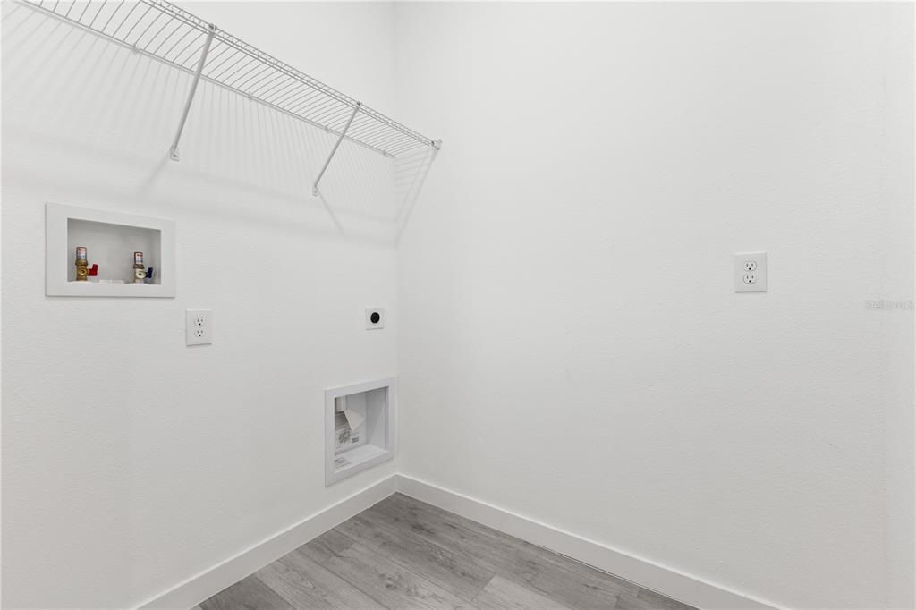 Active With Contract: $299,990 (4 beds, 2 baths, 1708 Square Feet)