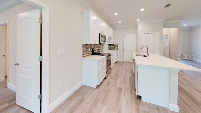 Activo con contrato: $419,900 (3 camas, 2 baños, 1856 Pies cuadrados)