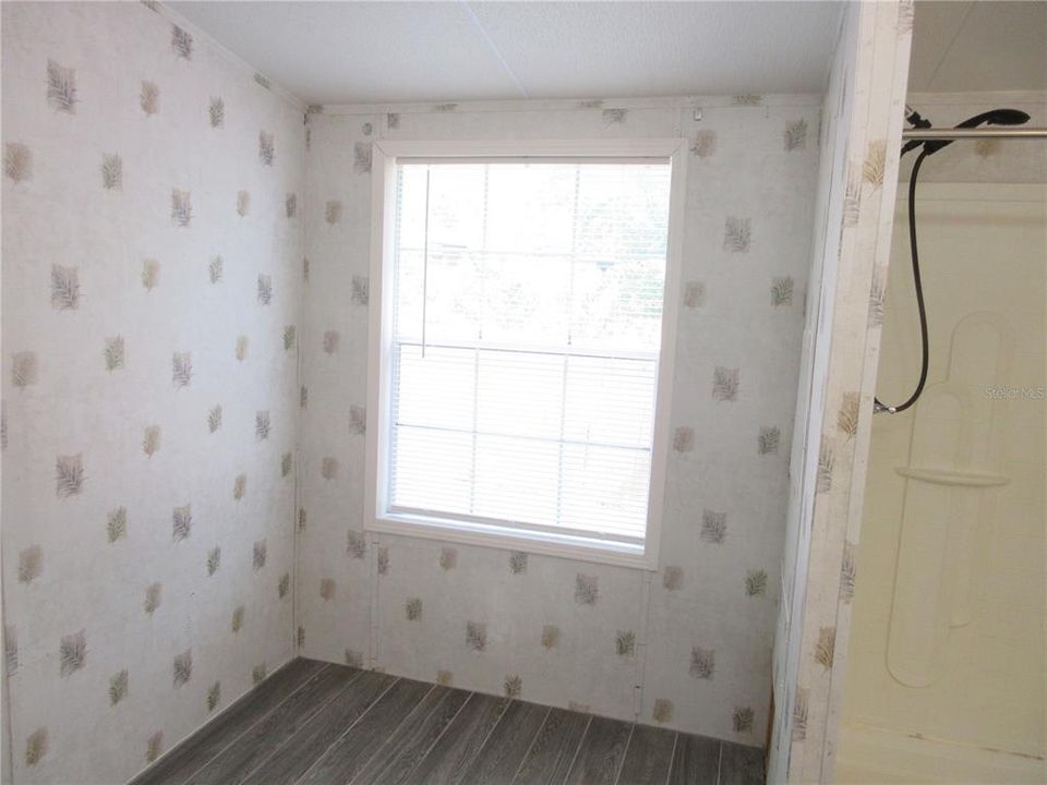 合同活跃: $170,000 (3 贝兹, 2 浴室, 1293 平方英尺)