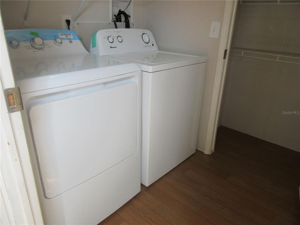 合同活跃: $170,000 (3 贝兹, 2 浴室, 1293 平方英尺)