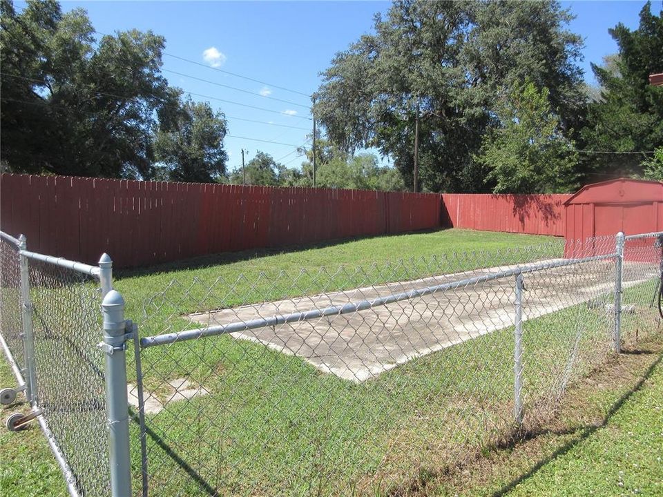 合同活跃: $170,000 (3 贝兹, 2 浴室, 1293 平方英尺)