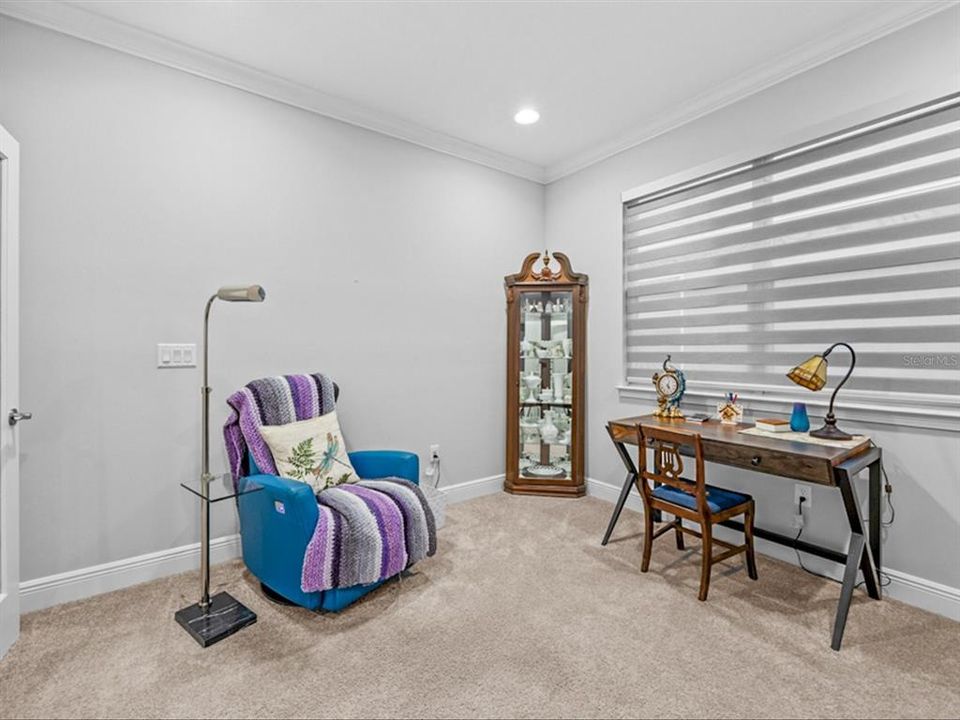 Activo con contrato: $445,000 (3 camas, 3 baños, 2355 Pies cuadrados)