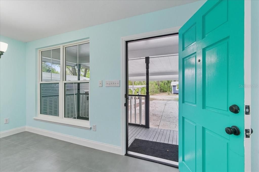 For Sale: $205,000 (3 beds, 2 baths, 1008 Square Feet)