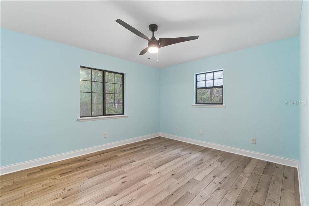 For Sale: $205,000 (3 beds, 2 baths, 1008 Square Feet)