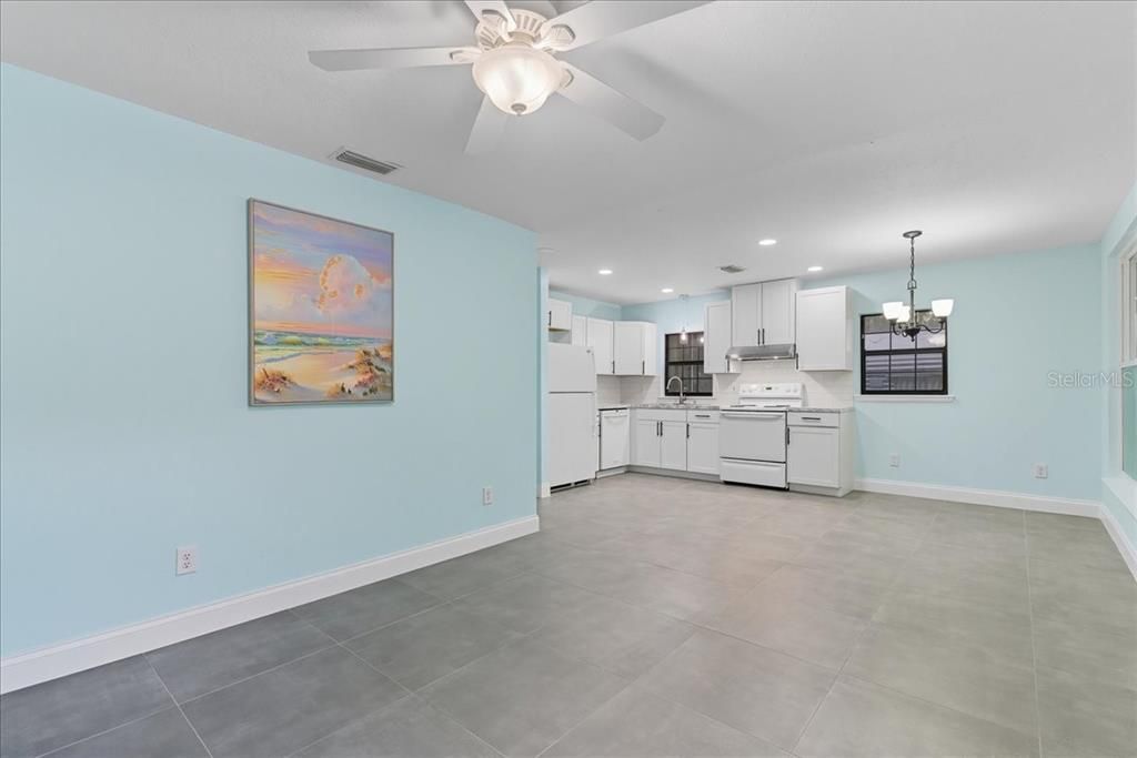 For Sale: $205,000 (3 beds, 2 baths, 1008 Square Feet)