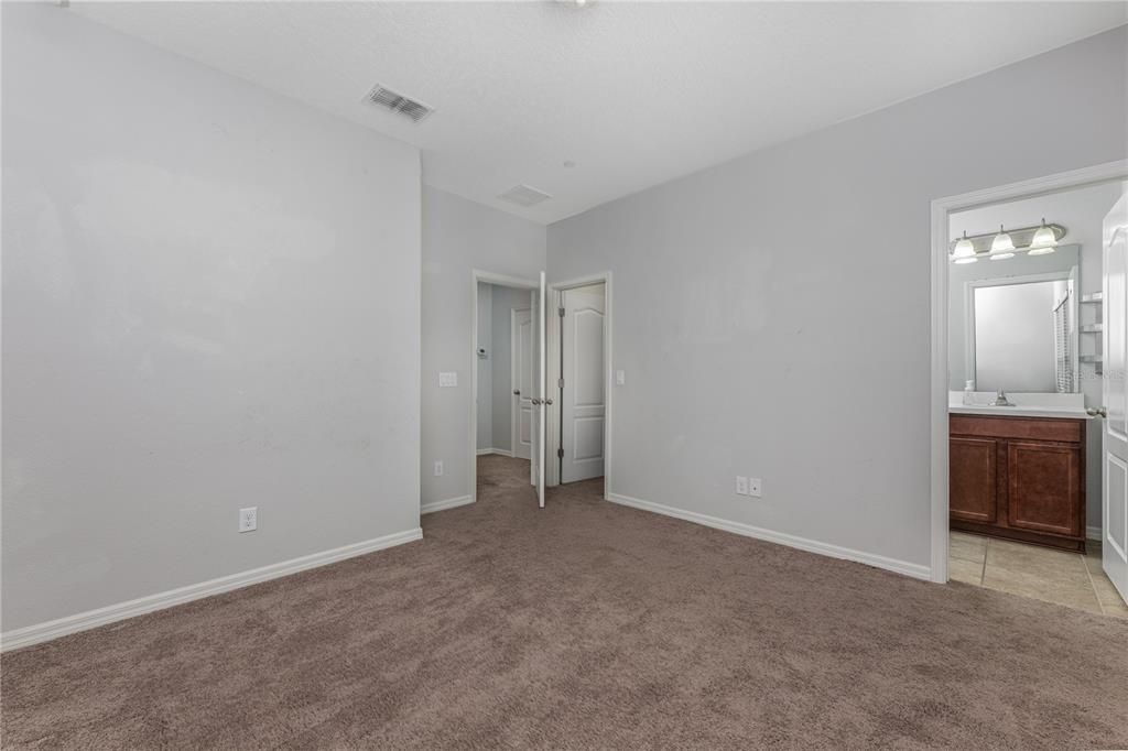 Active With Contract: $445,000 (3 beds, 3 baths, 1820 Square Feet)