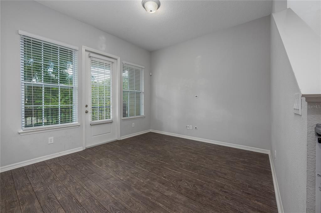 Active With Contract: $445,000 (3 beds, 3 baths, 1820 Square Feet)