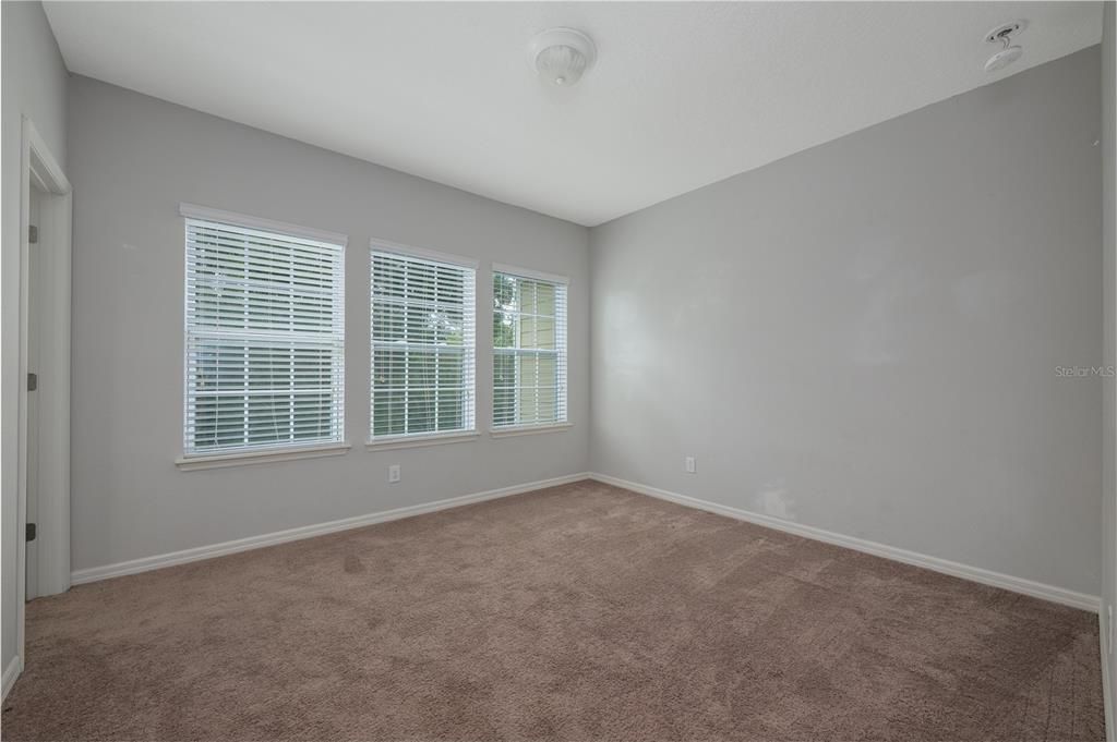 Active With Contract: $445,000 (3 beds, 3 baths, 1820 Square Feet)