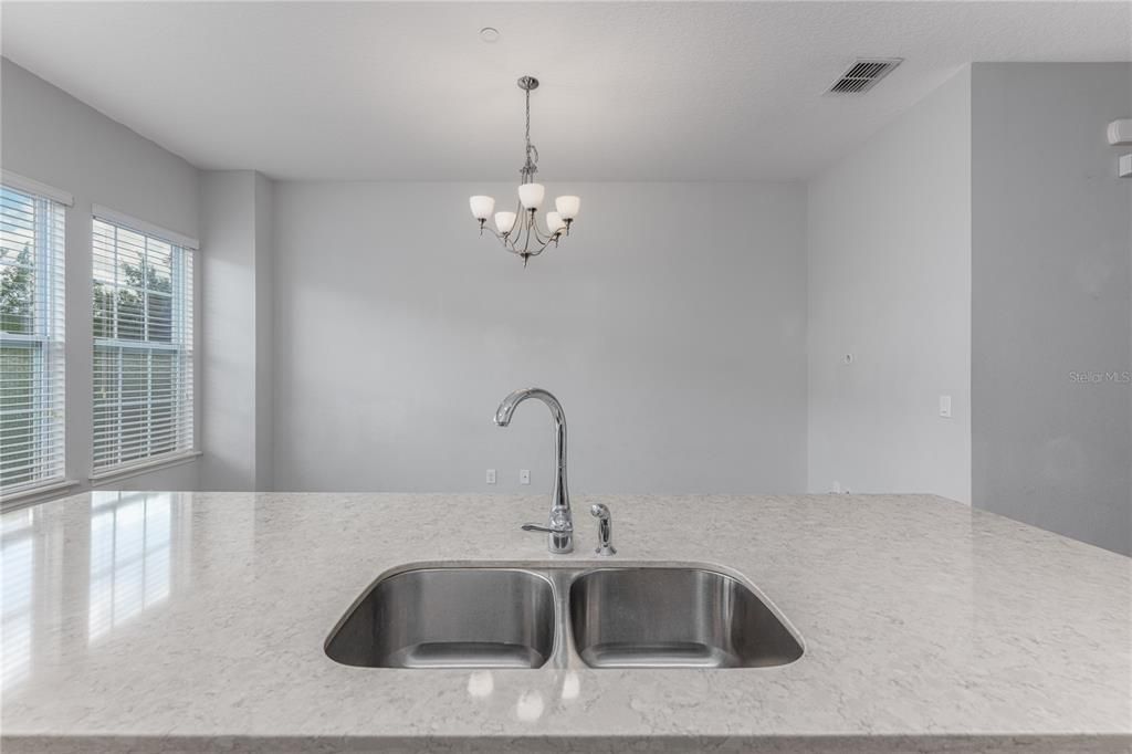 Active With Contract: $445,000 (3 beds, 3 baths, 1820 Square Feet)