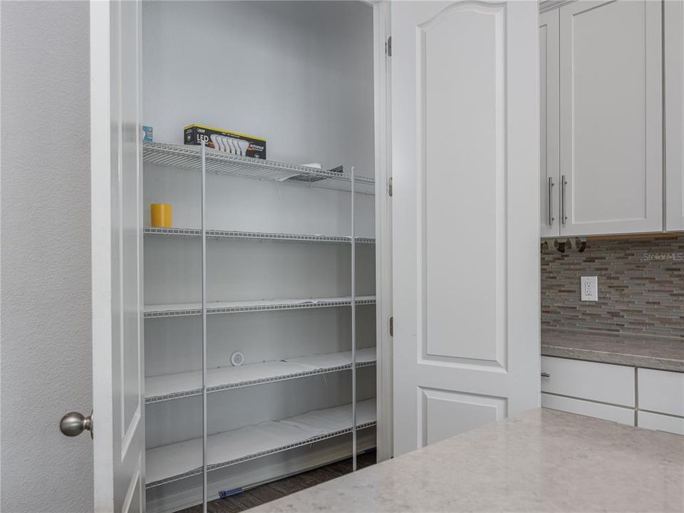 Active With Contract: $445,000 (3 beds, 3 baths, 1820 Square Feet)