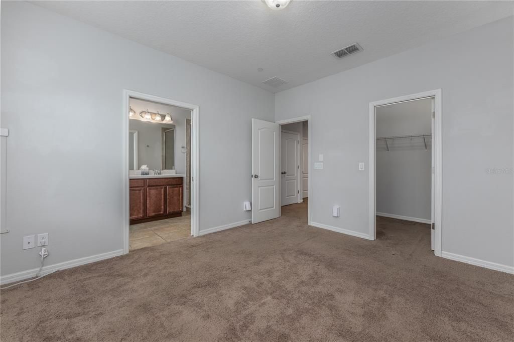 Active With Contract: $445,000 (3 beds, 3 baths, 1820 Square Feet)