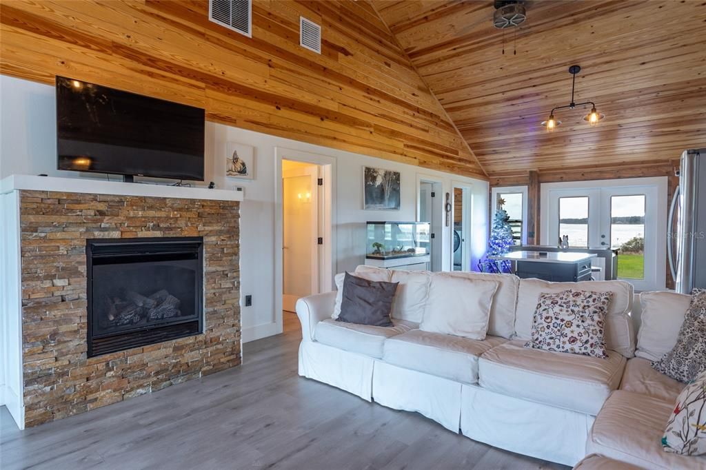 На продажу: $550,000 (3 спален, 2 ванн, 1400 Квадратных фут)