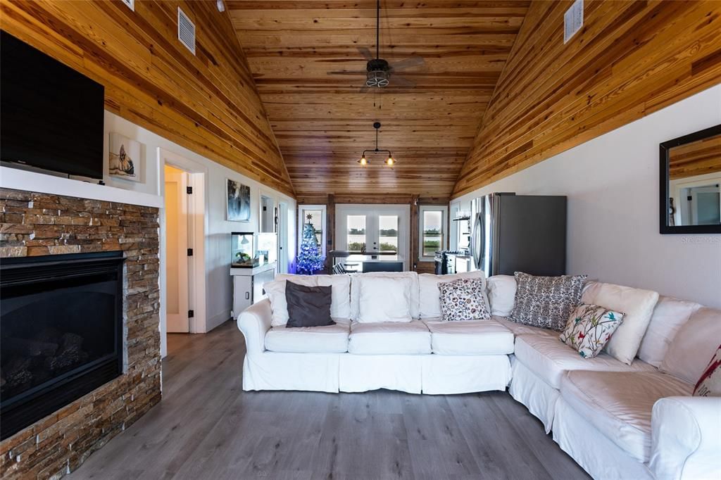 На продажу: $550,000 (3 спален, 2 ванн, 1400 Квадратных фут)