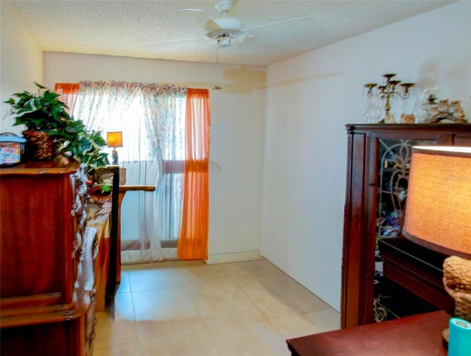 На продажу: $155,000 (2 спален, 2 ванн, 1439 Квадратных фут)