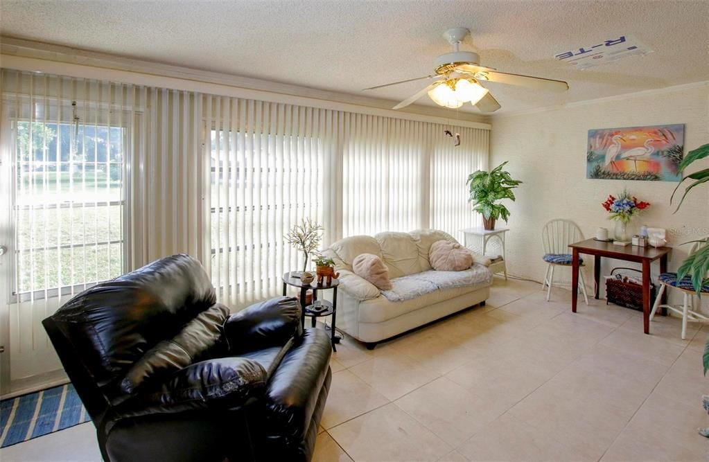 На продажу: $155,000 (2 спален, 2 ванн, 1439 Квадратных фут)