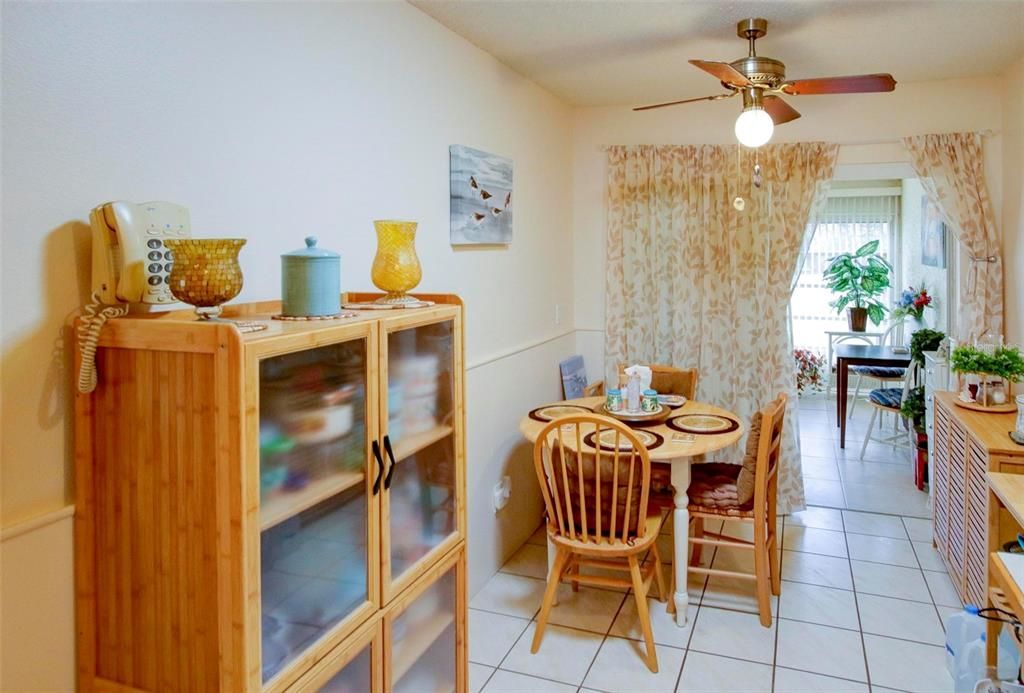 На продажу: $155,000 (2 спален, 2 ванн, 1439 Квадратных фут)