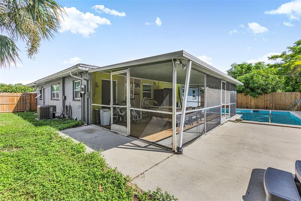 待售: $230,000 (2 贝兹, 2 浴室, 960 平方英尺)