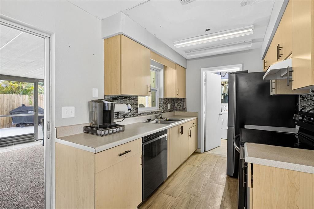 待售: $230,000 (2 贝兹, 2 浴室, 960 平方英尺)