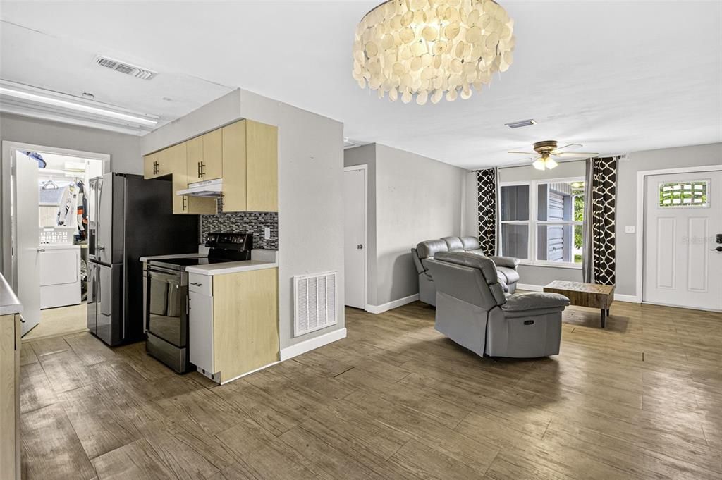 待售: $230,000 (2 贝兹, 2 浴室, 960 平方英尺)