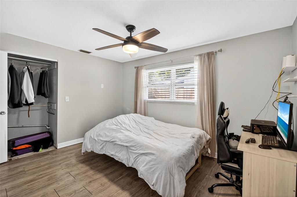 待售: $230,000 (2 贝兹, 2 浴室, 960 平方英尺)