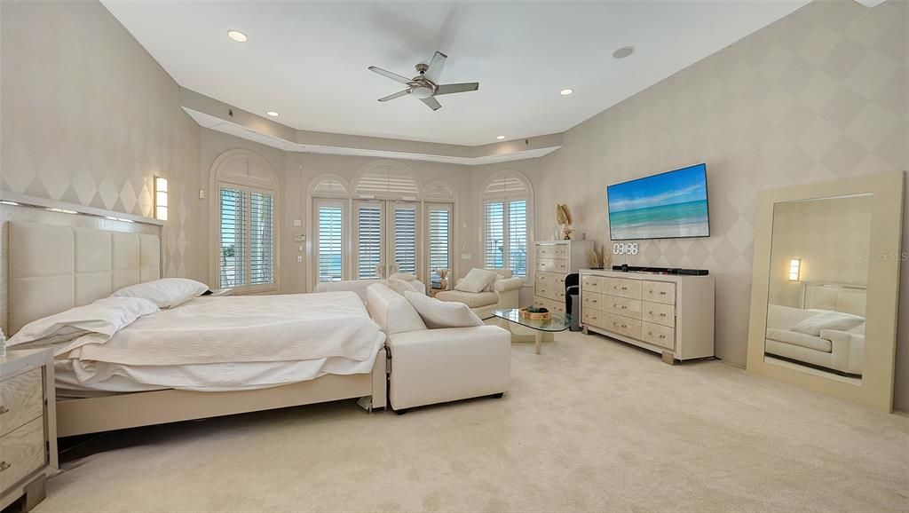 待售: $19,750,000 (6 贝兹, 6 浴室, 9328 平方英尺)