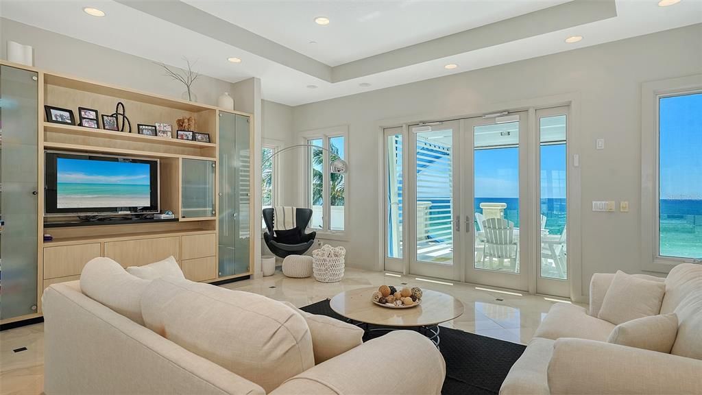 待售: $19,750,000 (6 贝兹, 6 浴室, 9328 平方英尺)