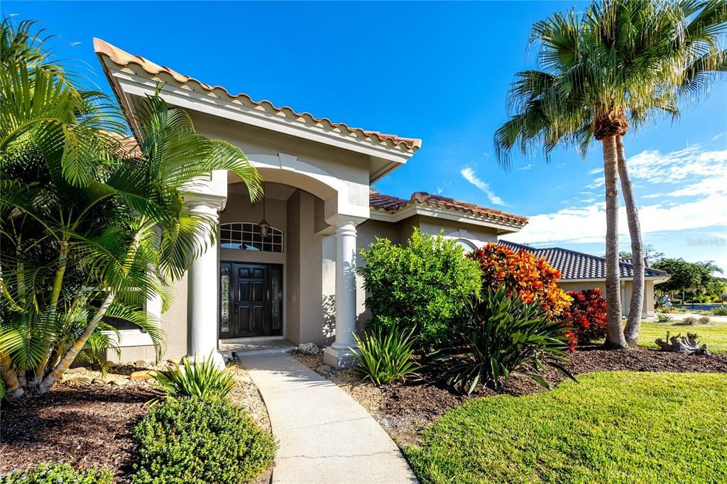 For Sale: $945,000 (5 beds, 3 baths, 3140 Square Feet)