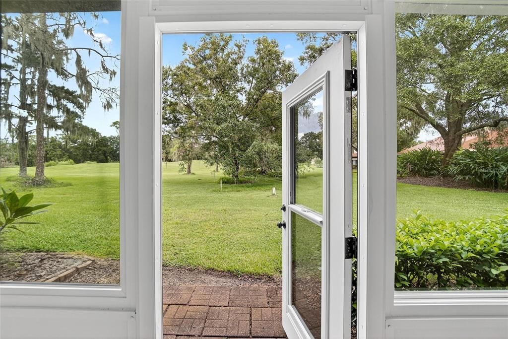 合同活跃: $268,500 (2 贝兹, 2 浴室, 1581 平方英尺)