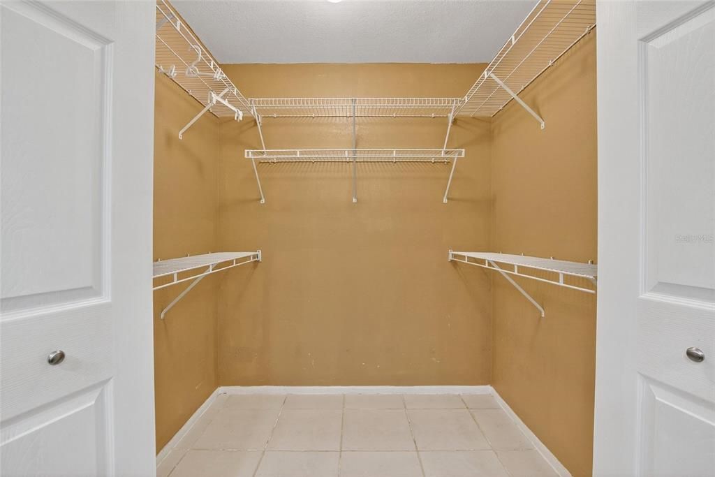 合同活跃: $268,500 (2 贝兹, 2 浴室, 1581 平方英尺)