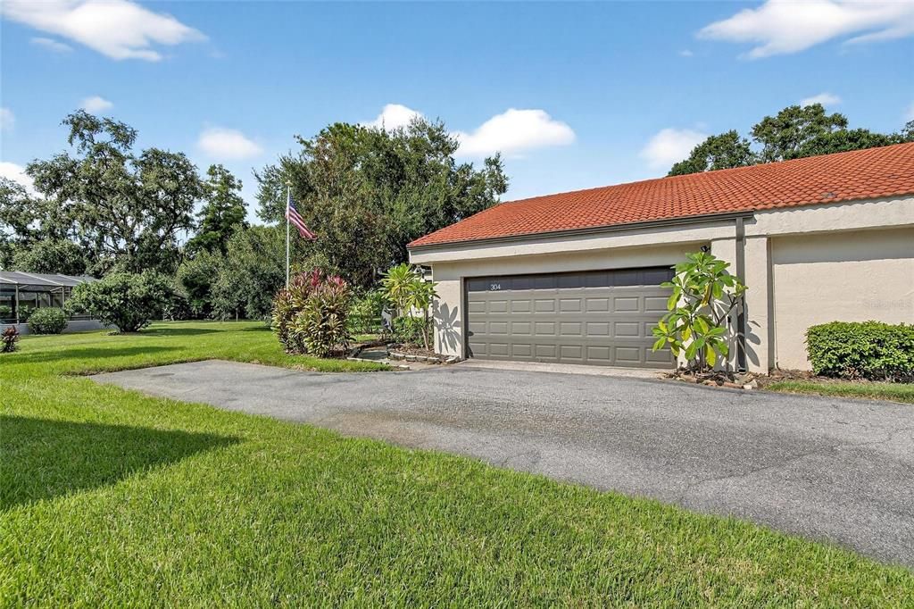 合同活跃: $268,500 (2 贝兹, 2 浴室, 1581 平方英尺)