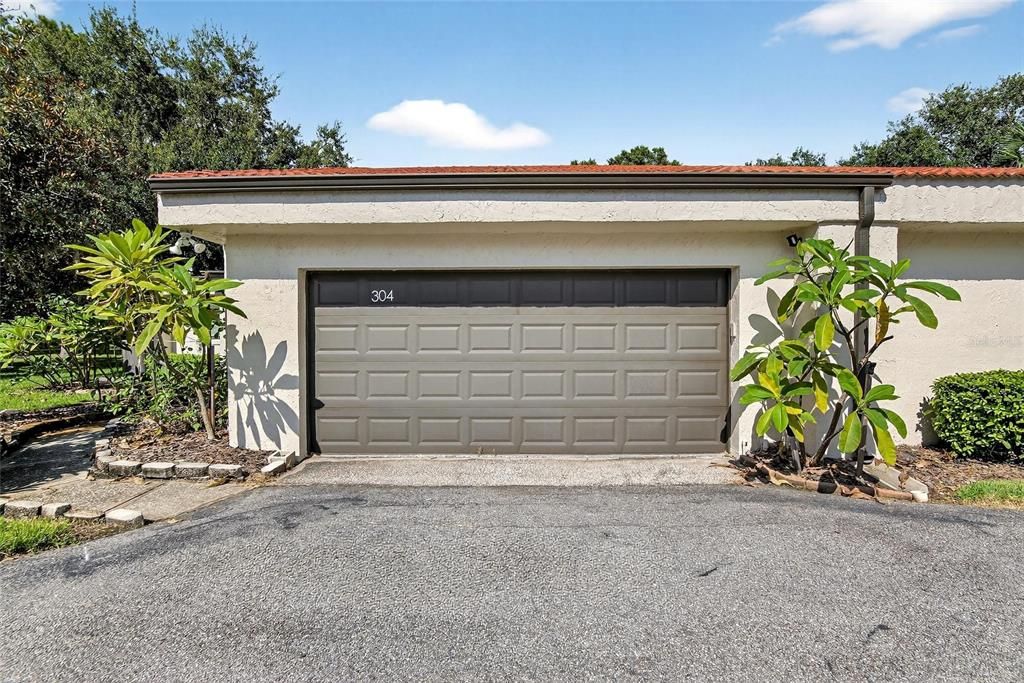 合同活跃: $268,500 (2 贝兹, 2 浴室, 1581 平方英尺)