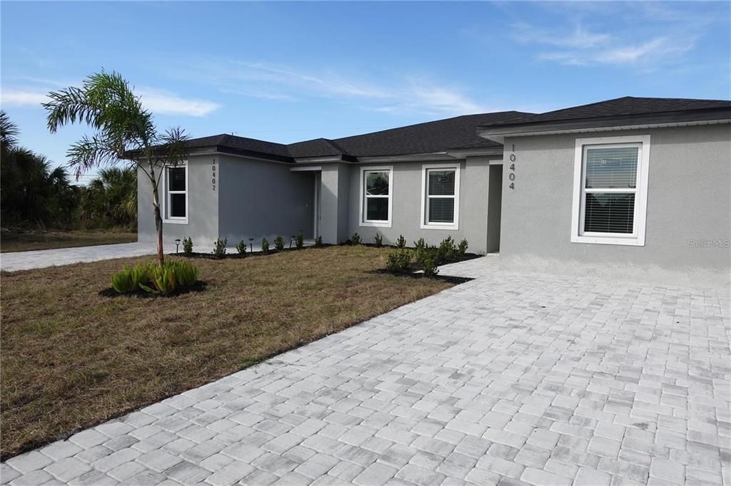 For Sale: $317,000 (6 beds, 0 baths, 2324 Square Feet)