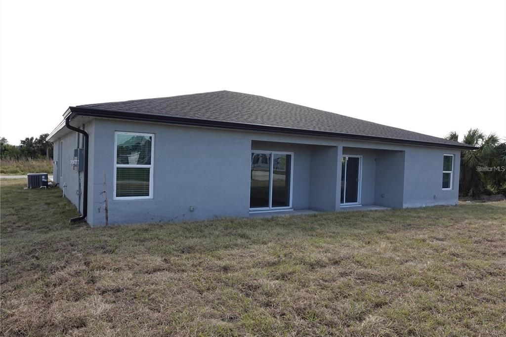 For Sale: $317,000 (6 beds, 0 baths, 2324 Square Feet)