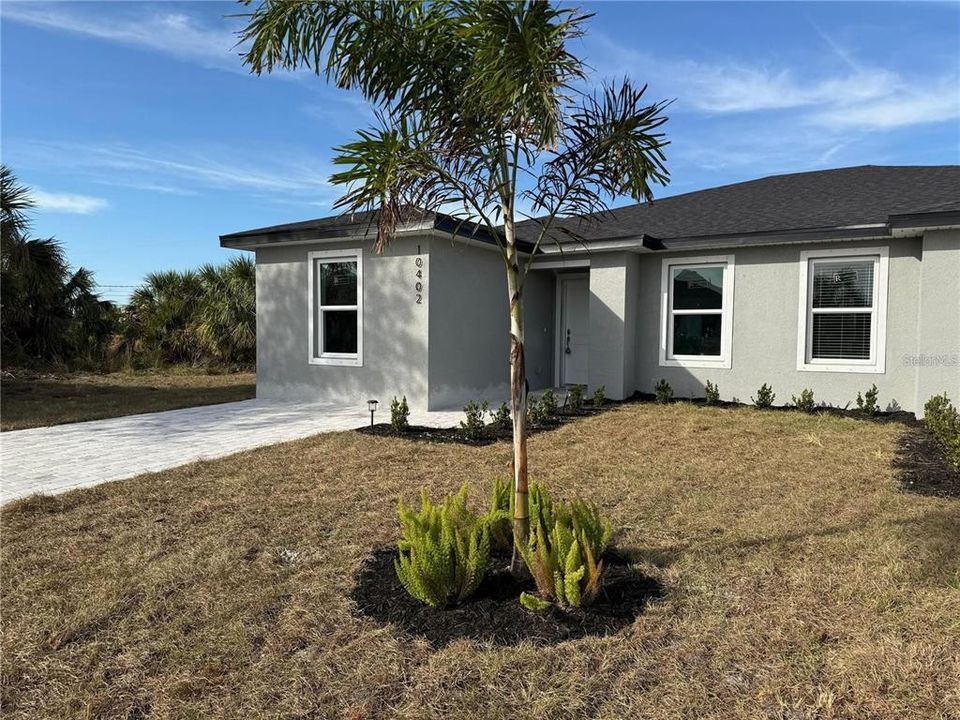 For Sale: $317,000 (6 beds, 0 baths, 2324 Square Feet)