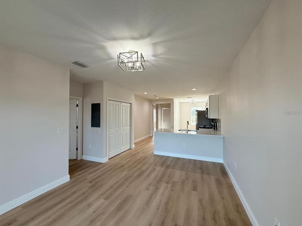 For Sale: $317,000 (6 beds, 0 baths, 2324 Square Feet)